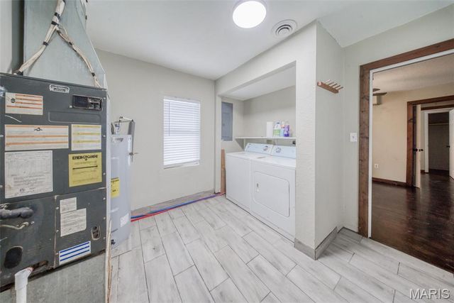 100 E 6th Street, Dixon, MO 65459