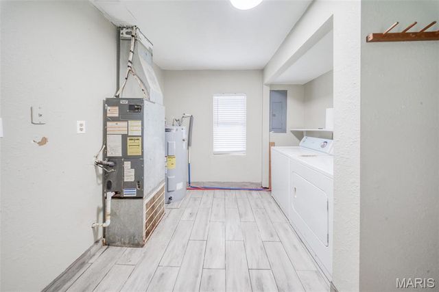 100 E 6th Street, Dixon, MO 65459