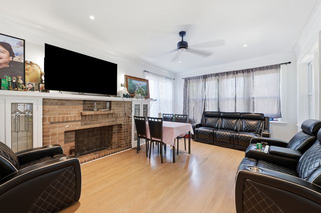 6600 S Washtenaw Avenue, Chicago, IL 60629