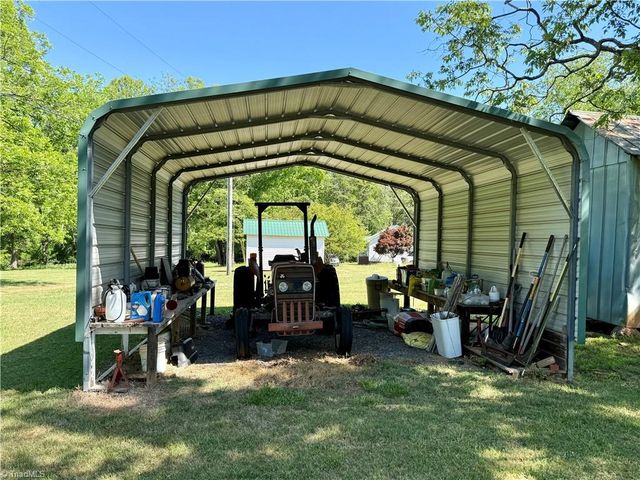 851 Case School Road, Mayodan, NC 27027