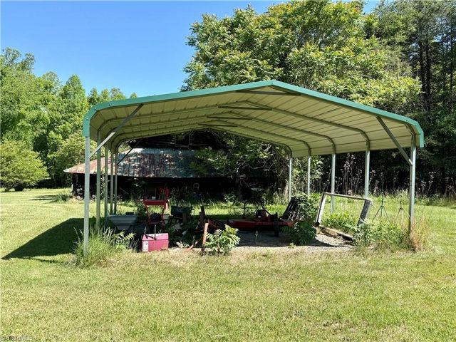 851 Case School Road, Mayodan, NC 27027