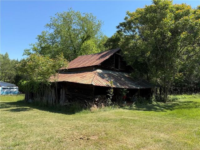 851 Case School Road, Mayodan, NC 27027