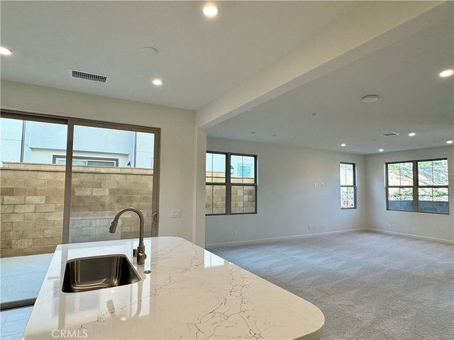 112 Newburry, Irvine, CA 92618