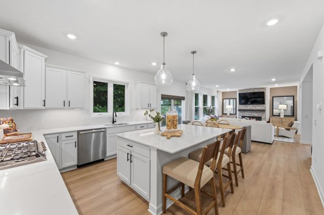 2606 Aspen Drive, Shakopee, MN 55379
