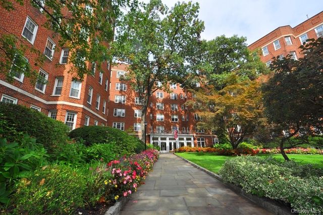 949 Palmer Road 2G, Bronxville, NY 10708