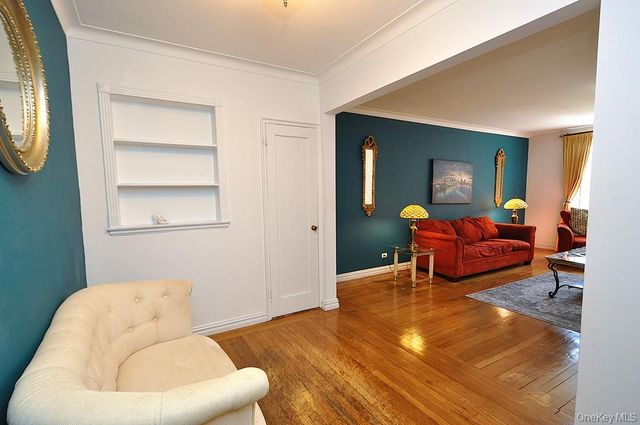 949 Palmer Road 2G, Bronxville, NY 10708