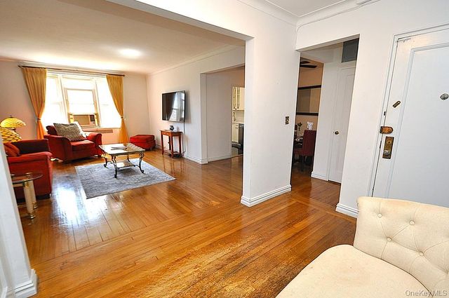 949 Palmer Road 2G, Bronxville, NY 10708