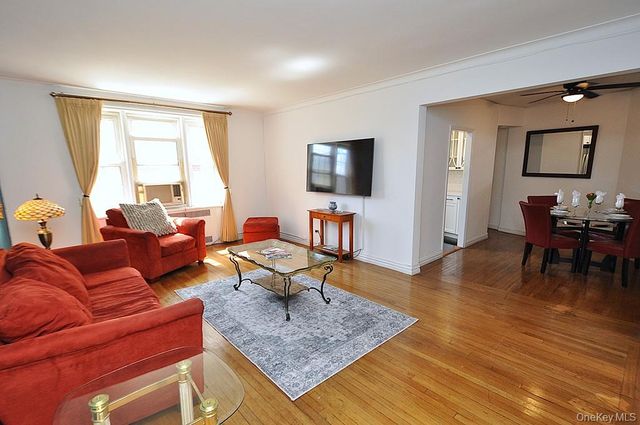 949 Palmer Road 2G, Bronxville, NY 10708