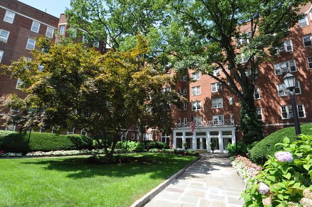 949 Palmer Road 2G, Bronxville, NY 10708