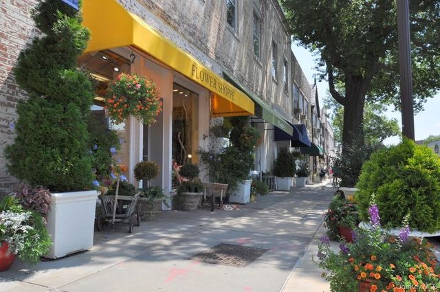 949 Palmer Road 2G, Bronxville, NY 10708