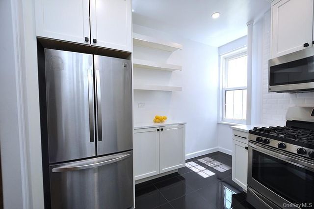 949 Palmer Road 2G, Bronxville, NY 10708