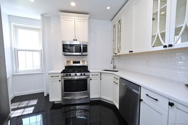 949 Palmer Road 2G, Bronxville, NY 10708