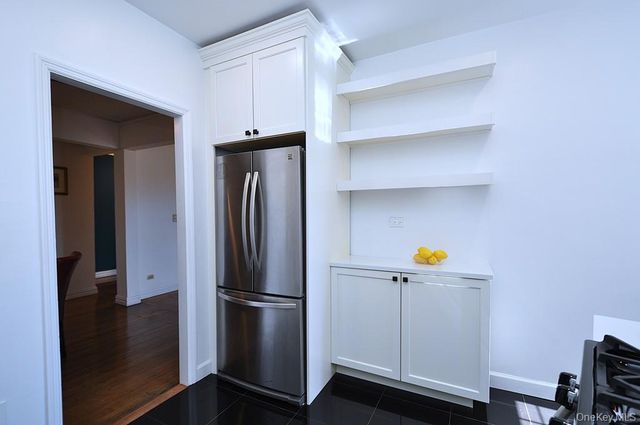 949 Palmer Road 2G, Bronxville, NY 10708