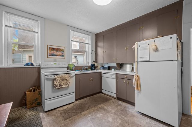 49 Arnold Street, East Providence, RI 02915