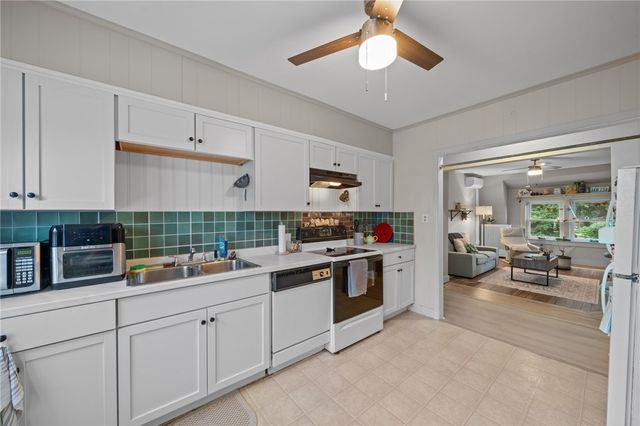 49 Arnold Street, East Providence, RI 02915