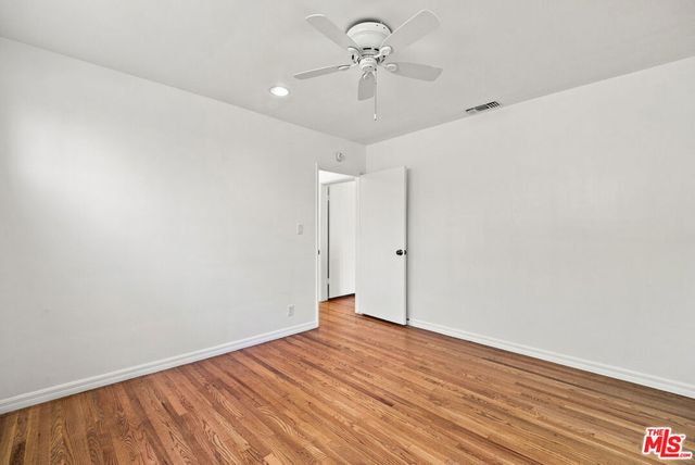 5631 Columbus Avenue, Los Angeles, CA 91411