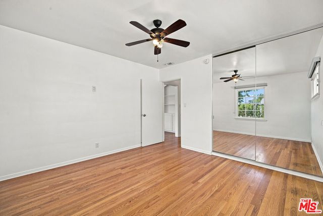 5631 Columbus Avenue, Los Angeles, CA 91411