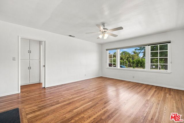 5631 Columbus Avenue, Los Angeles, CA 91411