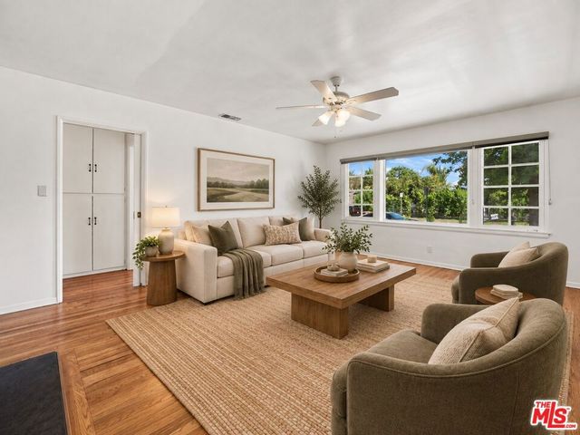 5631 Columbus Avenue, Los Angeles, CA 91411