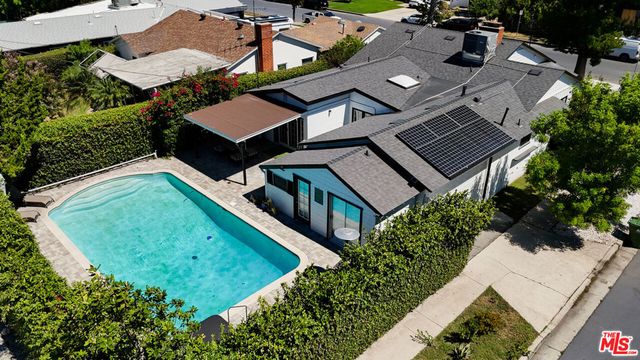 5631 Columbus Avenue, Los Angeles, CA 91411