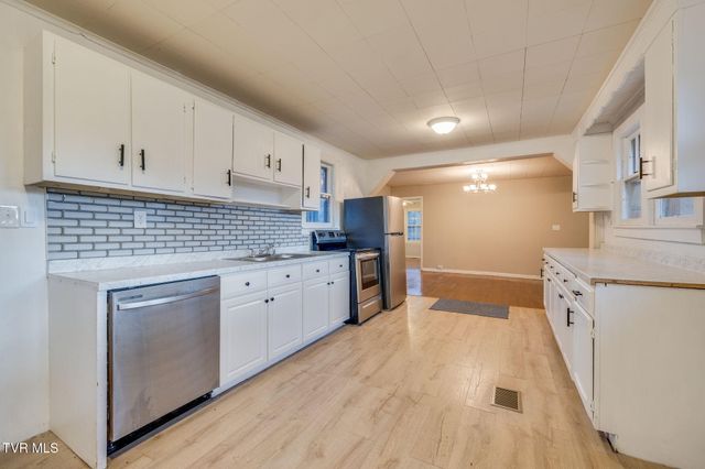 133 Pinehurst Drive, Kingsport, TN 37660