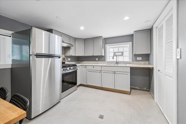 5325 N Linder Avenue, Chicago, IL 60630