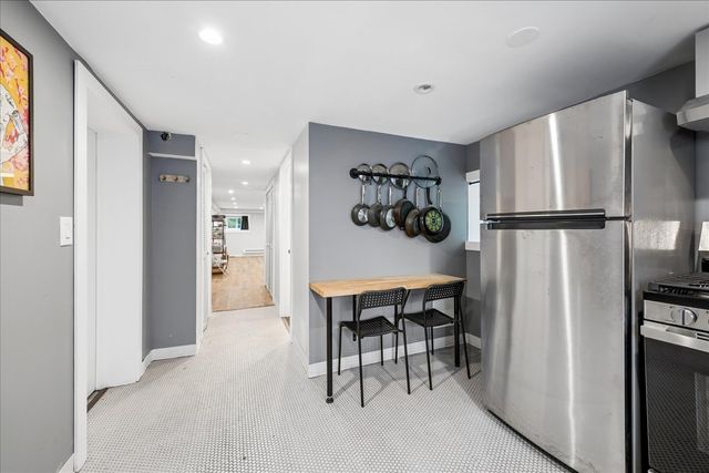 5325 N Linder Avenue, Chicago, IL 60630