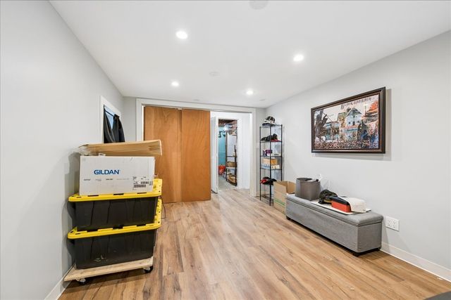 5325 N Linder Avenue, Chicago, IL 60630
