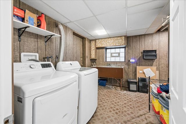 5325 N Linder Avenue, Chicago, IL 60630