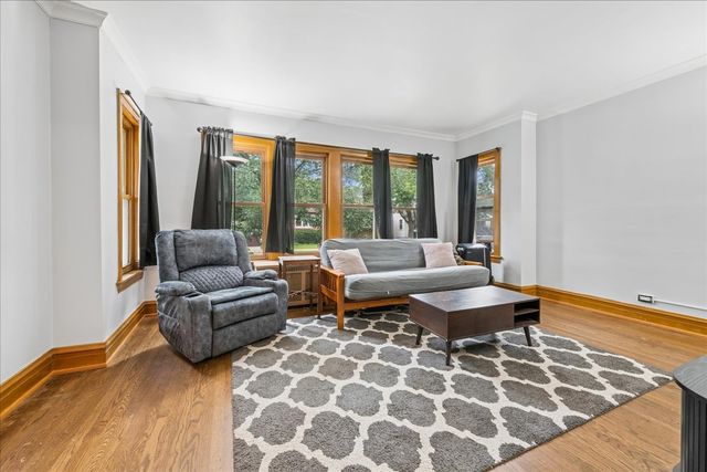 5325 N Linder Avenue, Chicago, IL 60630