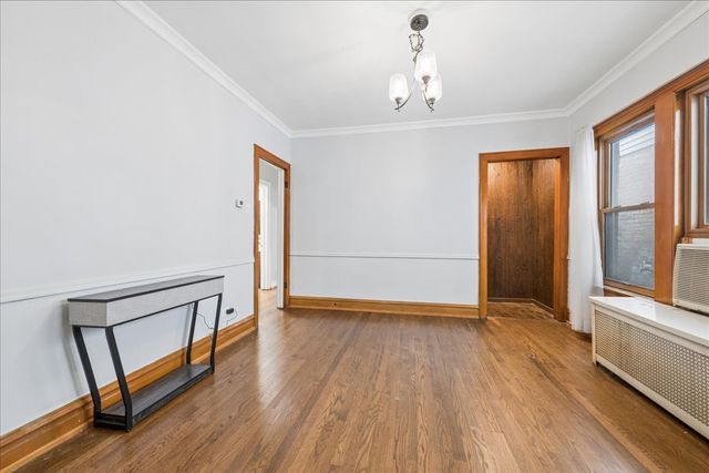 5325 N Linder Avenue, Chicago, IL 60630