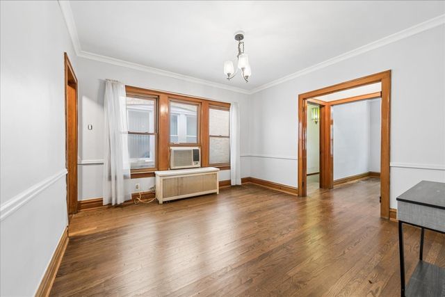 5325 N Linder Avenue, Chicago, IL 60630