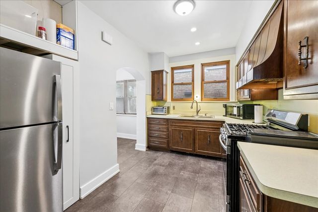 5325 N Linder Avenue, Chicago, IL 60630