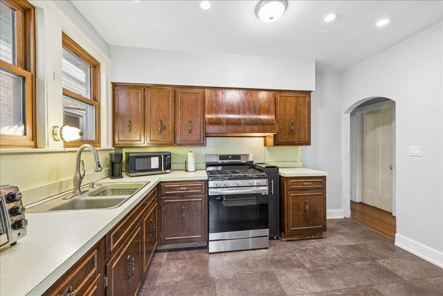 5325 N Linder Avenue, Chicago, IL 60630