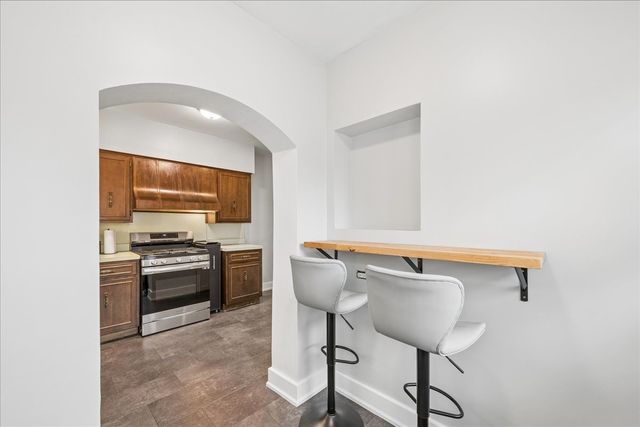5325 N Linder Avenue, Chicago, IL 60630