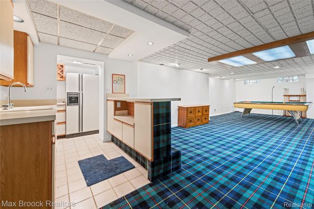 2665 Middlebelt Road, West Bloomfield Charter Township, MI 48324