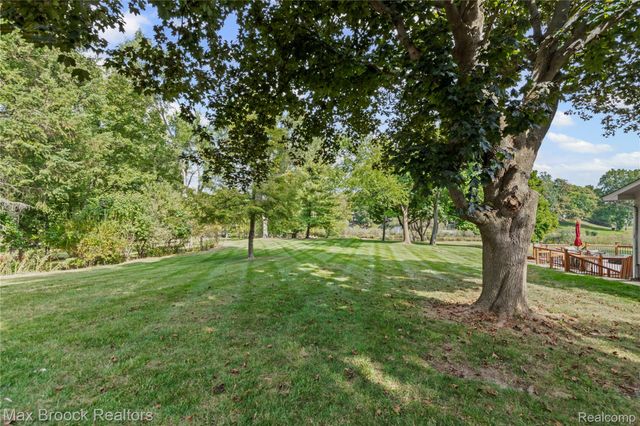 2665 Middlebelt Road, West Bloomfield Charter Township, MI 48324