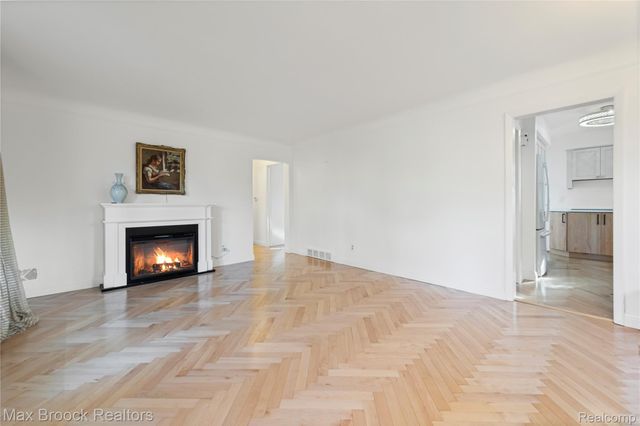2665 Middlebelt Road, West Bloomfield Charter Township, MI 48324