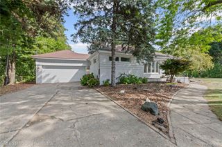 2665 Middlebelt Road, West Bloomfield Charter Township, MI 48324