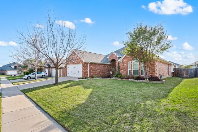 8625 Shadow Trace Drive, Fort Worth, TX 76244