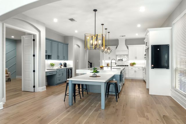 913 Royal Minister Boulevard, Lewisville, TX 75056
