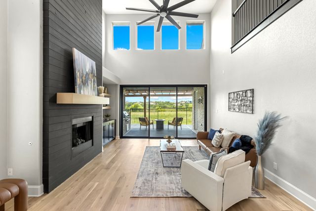 913 Royal Minister Boulevard, Lewisville, TX 75056
