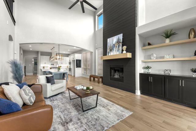913 Royal Minister Boulevard, Lewisville, TX 75056