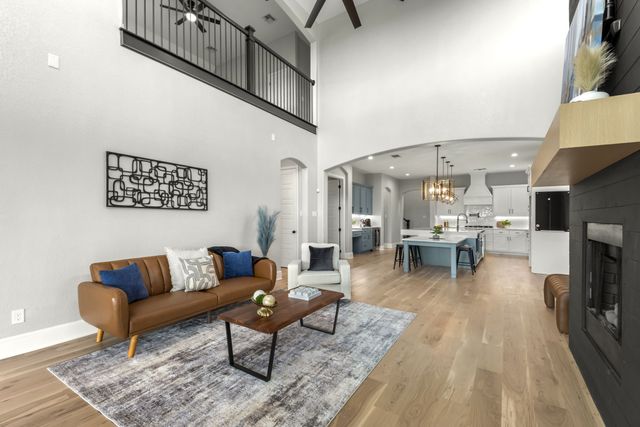 913 Royal Minister Boulevard, Lewisville, TX 75056