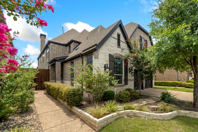 913 Royal Minister Boulevard, Lewisville, TX 75056