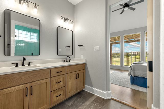 913 Royal Minister Boulevard, Lewisville, TX 75056