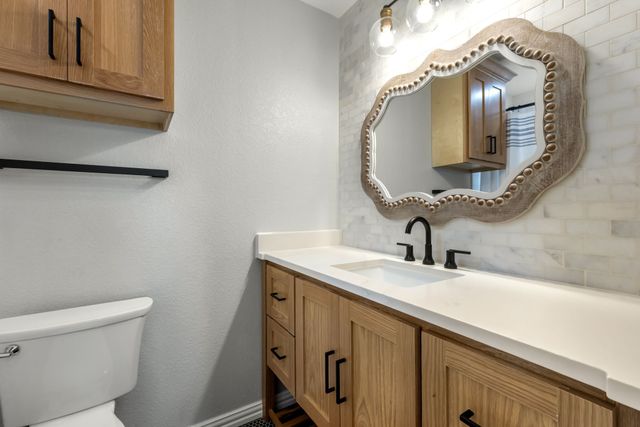 913 Royal Minister Boulevard, Lewisville, TX 75056