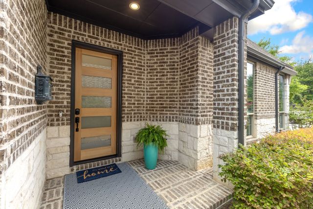 913 Royal Minister Boulevard, Lewisville, TX 75056