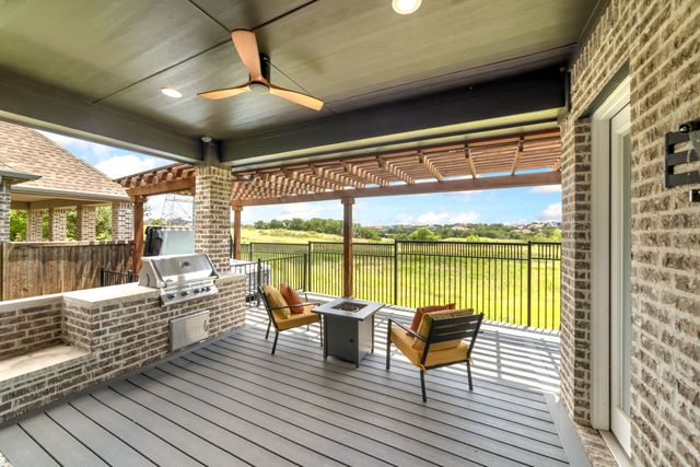 913 Royal Minister Boulevard, Lewisville, TX 75056