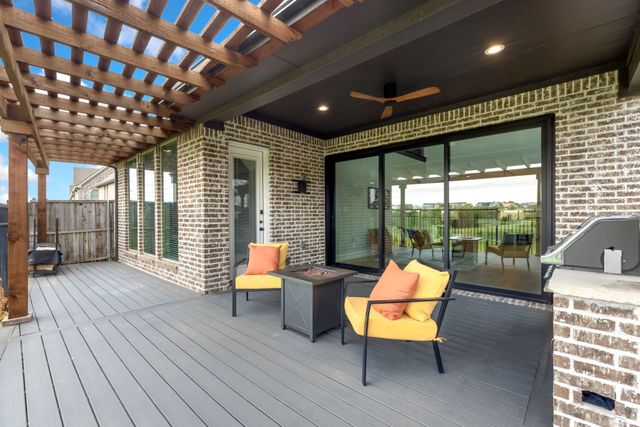 913 Royal Minister Boulevard, Lewisville, TX 75056